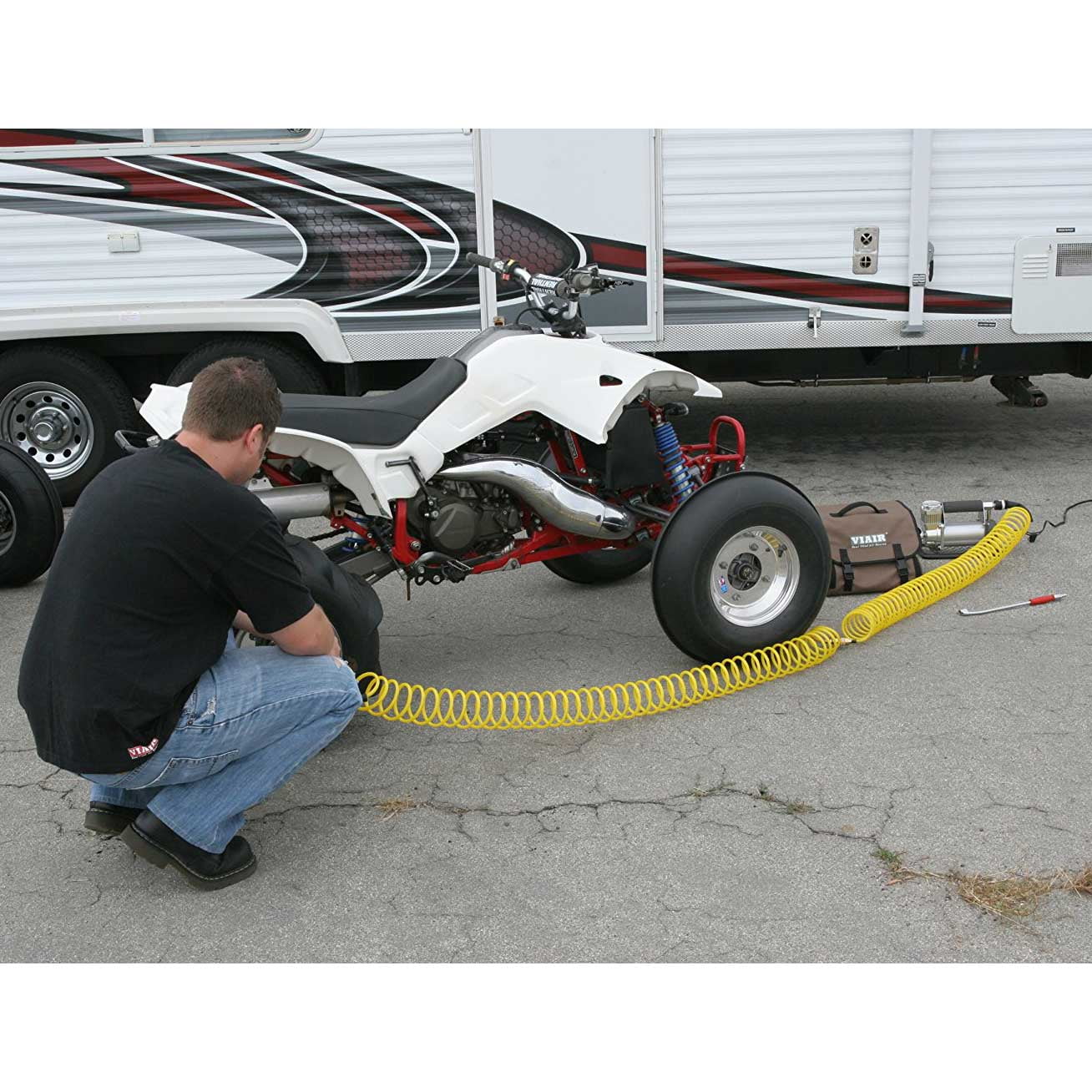Viair 300P 12 Volt 150 PSI Portable Compressor Kit for Tires up to 33 Inches