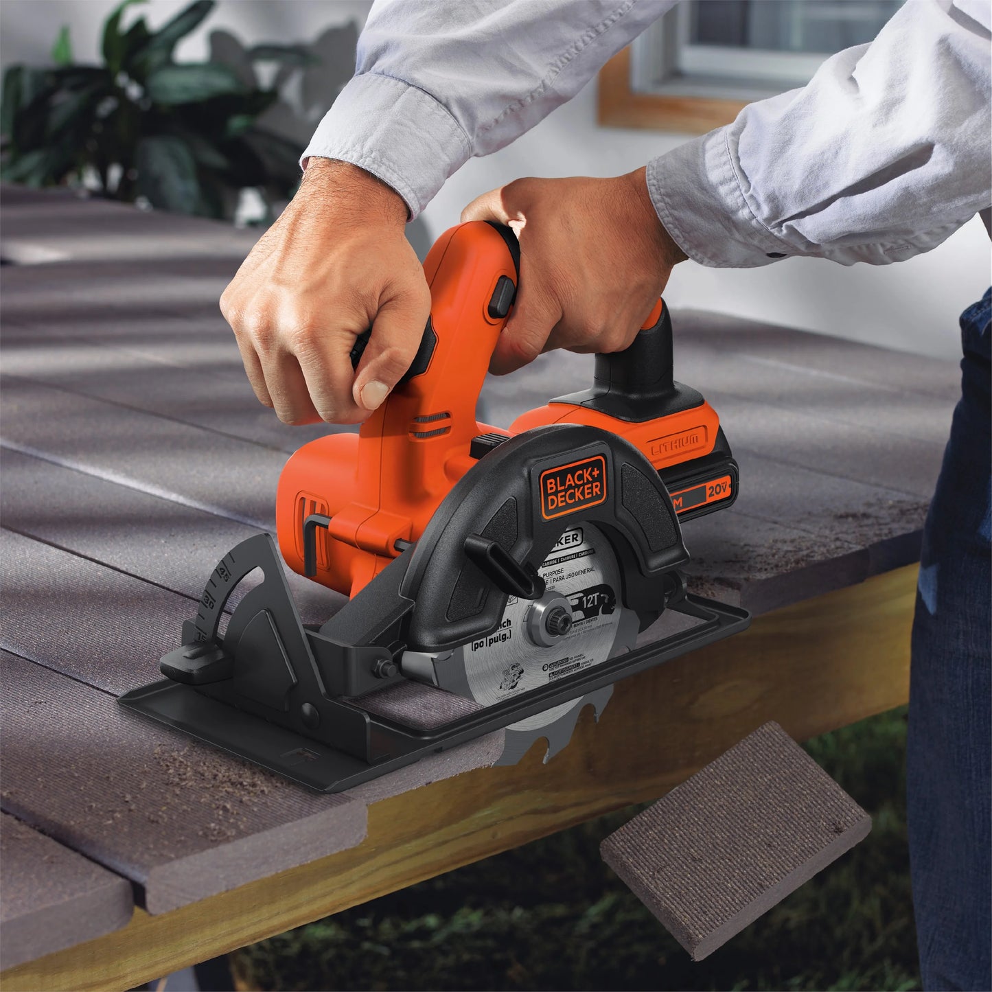 BLACK+DECKER 20-Volt MAX* Lithium-Ion Drill-Driver + Circular Saw Combo Kit, BD2KITCDDCS