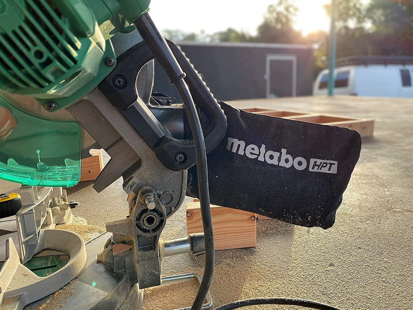 Metabo HPT 10-Inch Compound Miter Saw, Single Bevel, 15-Amp Motor, 0-52 Miter Angle Range, 0-45 Bevel Range, Large Table, 10" 24T TCT Miter Saw Blade C10FCGS
