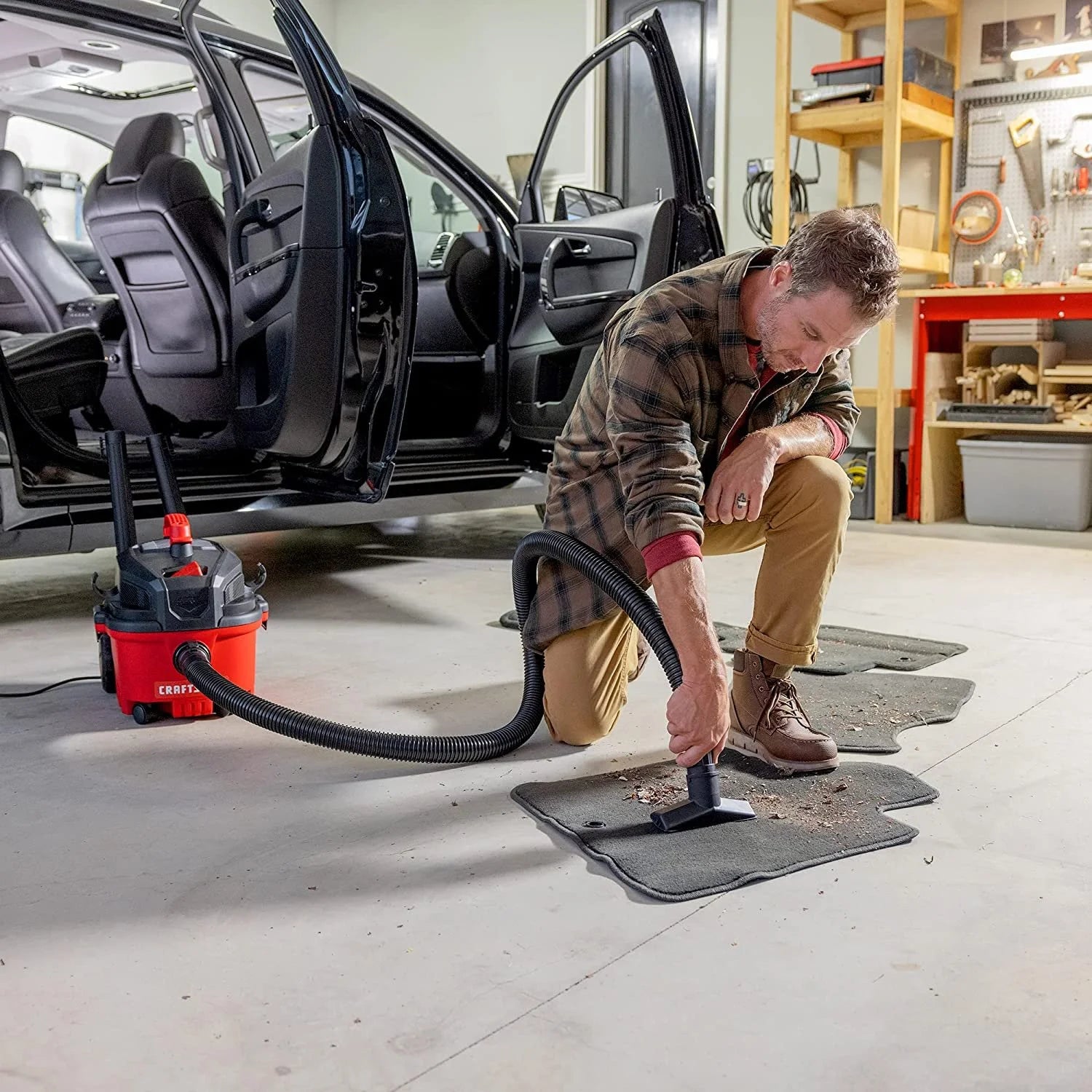 Craftsman 2027722 4 gal 120V 5 HP Corded Wet & Dry Vacuum, Black & Red