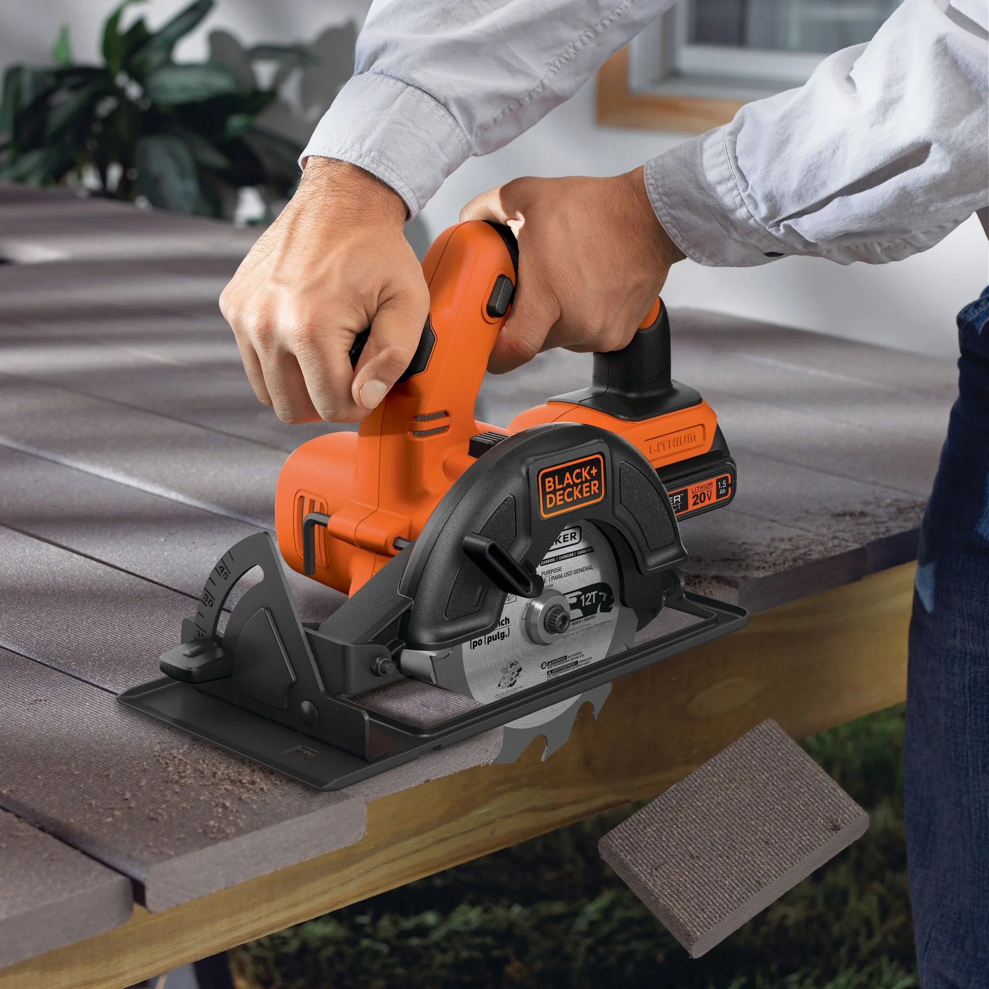 BLACK+DECKER 20V MAX* POWERCONNECT 5-1/2 in. Cordless Circular Saw, Tool Only, (BDCCS20B)