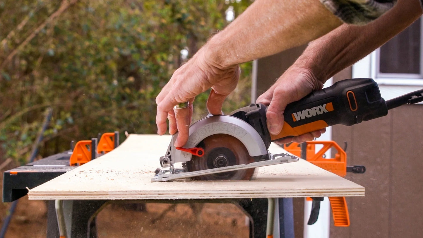 WORX WX439L 4.5 Inch and 4.5 Amp One Hand Compact Circular Saw, Black and Orange