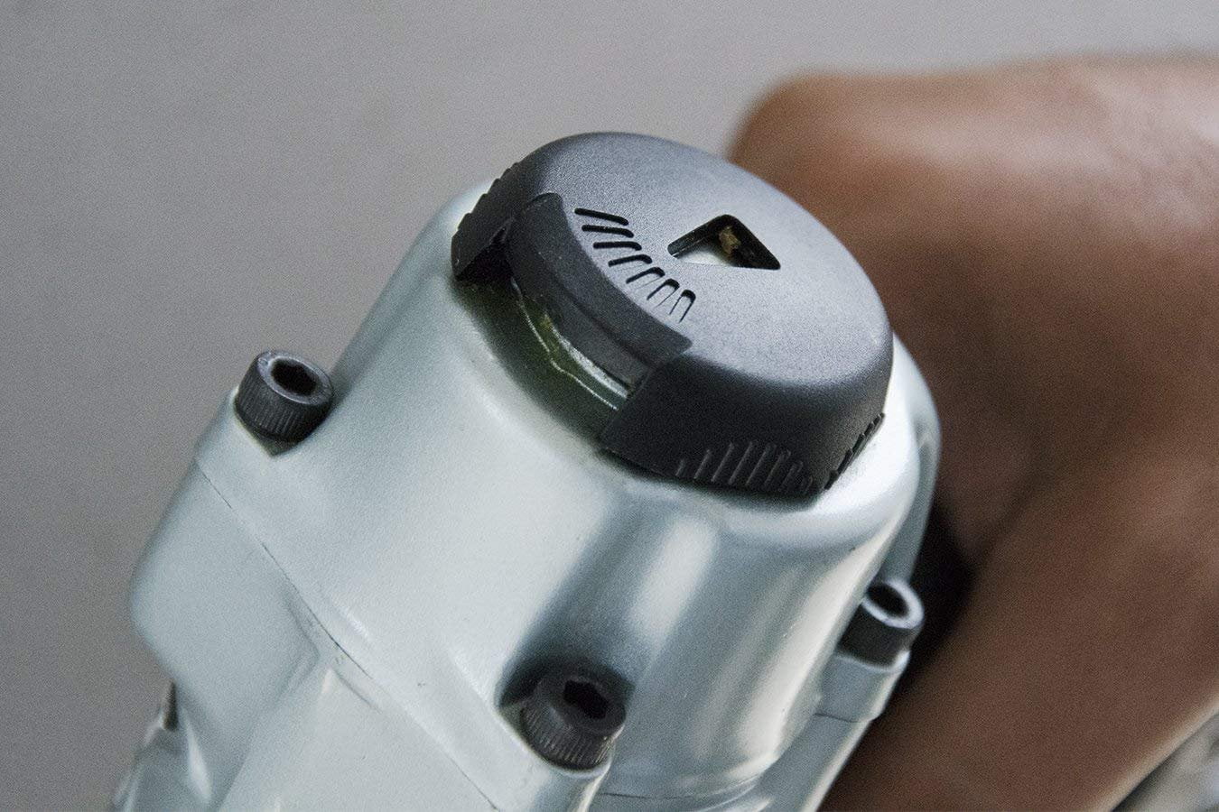 Hitachi NT50AE2 18-Gauge 5/8-Inch to 2-Inch Brad Nailer