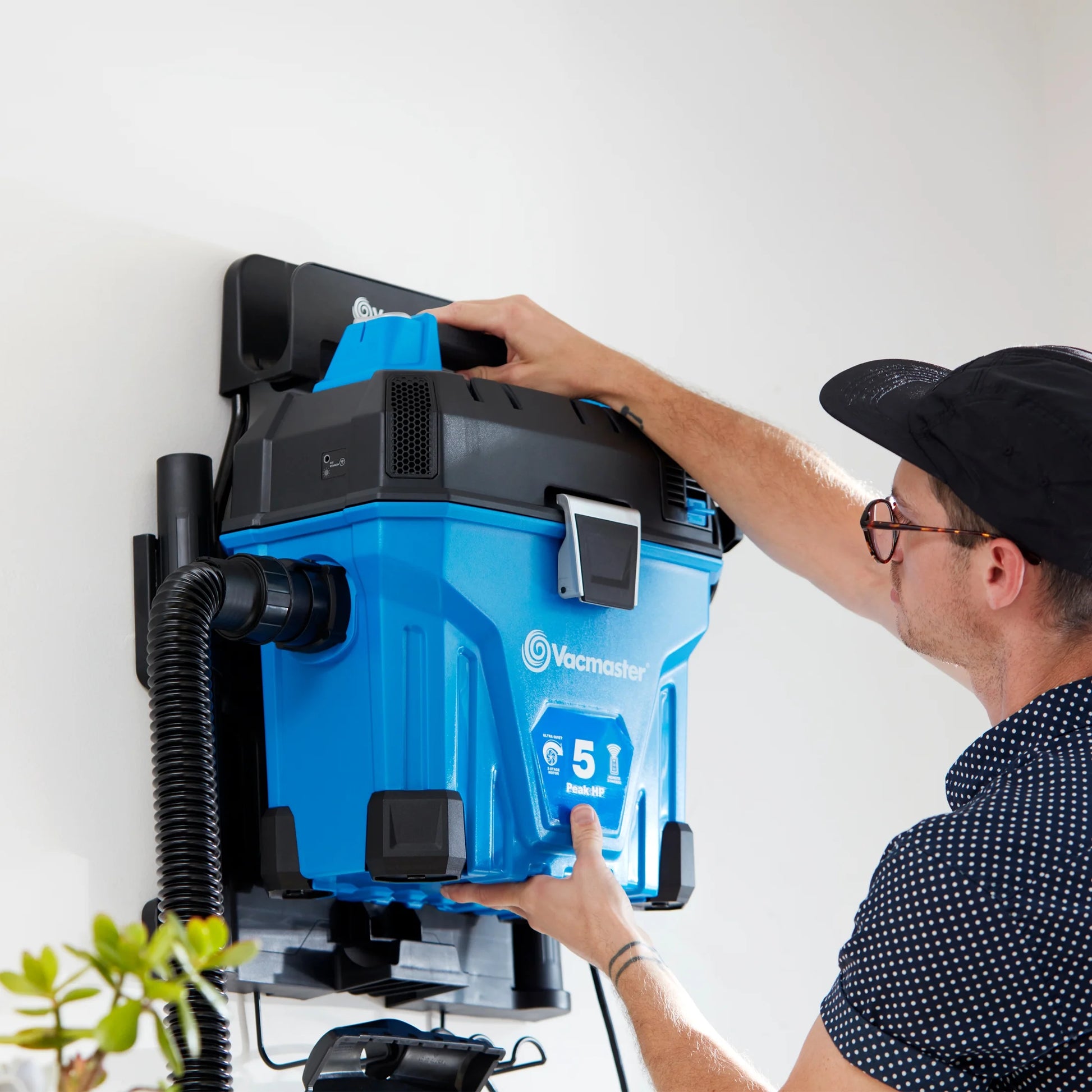 Vacumaster 5 Gallon Remote Control Wall Mount Wet/Dry Vacuum Tank