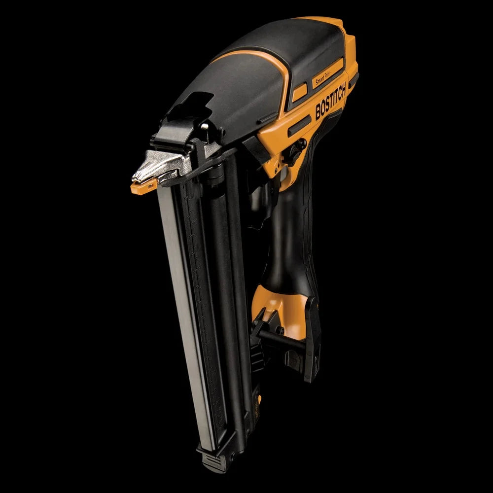 Bostitch Smart Point Pneumatic 18 Ga. Brad Nailer Kit