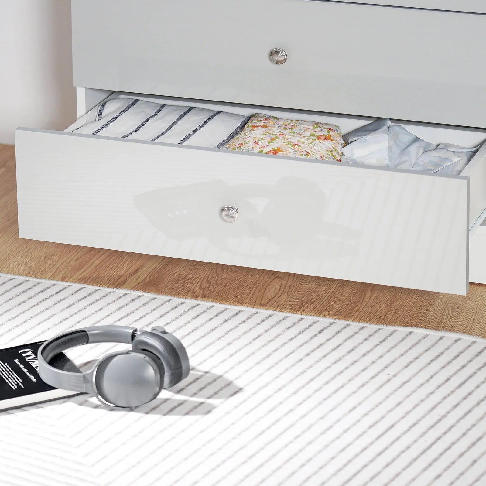 Hommpa 5 Drawers White Grey Dresser For Bedroom, 39.4" Tall Wood Chest of Drawers High Gloss Storage Cabinet with Metal Handles Modern Large Capacity Organizer