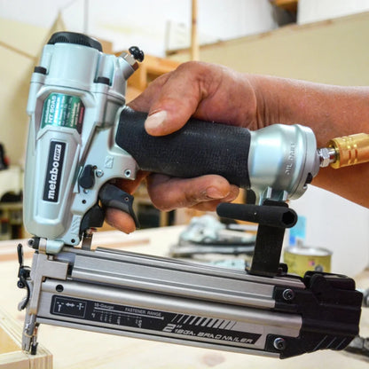 Metabo HPT Pro Brad Nailer Kit, 18 Gauge, High Grade Aluminum Magazine, Accepts 5/8-Inch To 2-Inch Brad Nails, NT50A5