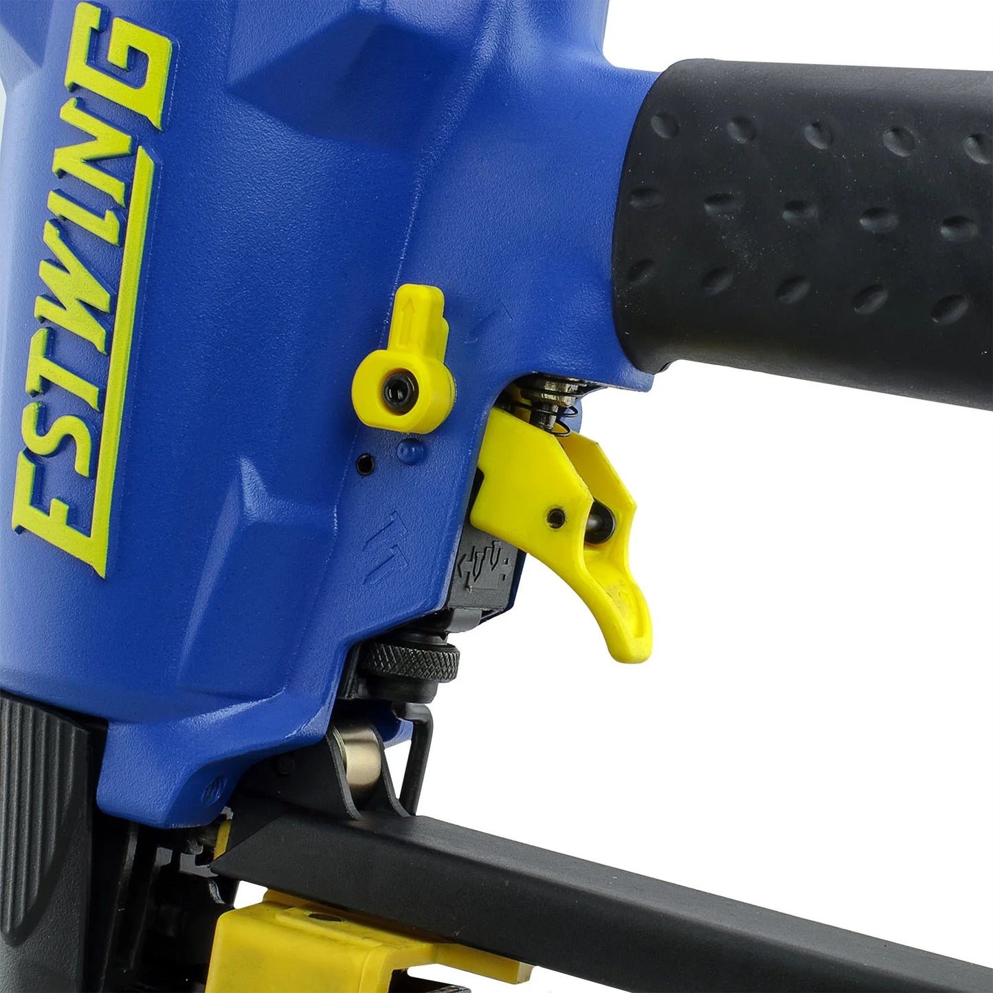 Estwing EFN64 Pneumatic 16-Gauge 2-1/2" Straight Finish Nailer with Bag
