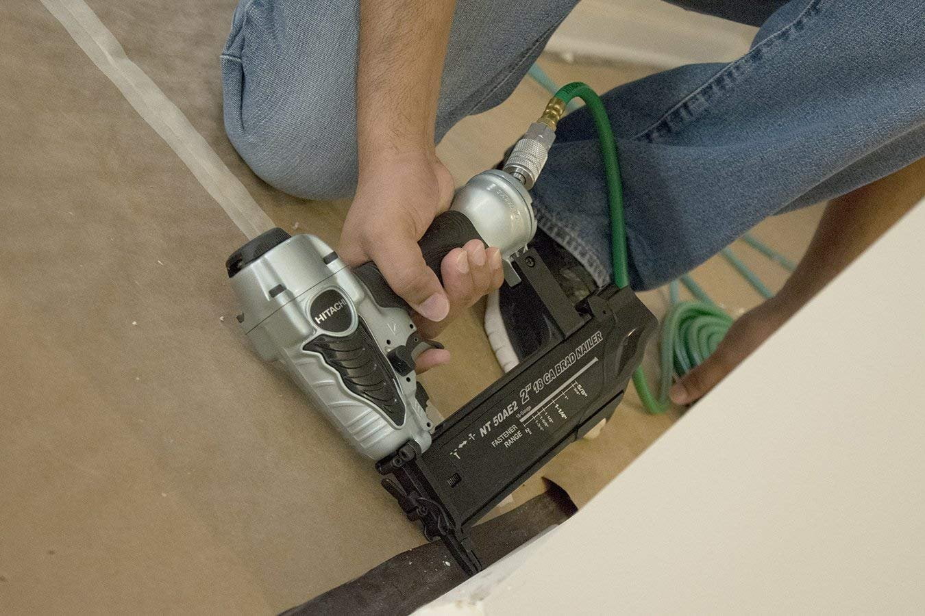 Hitachi NT50AE2 18-Gauge 5/8-Inch to 2-Inch Brad Nailer