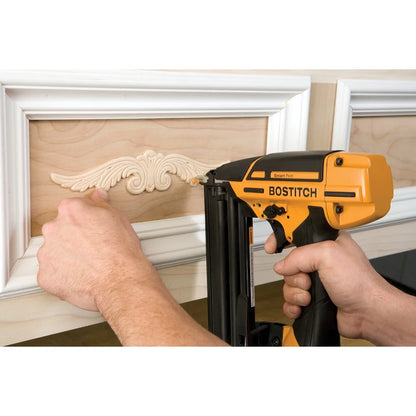 Bostitch Smart Point Pneumatic 18 Ga. Brad Nailer Kit