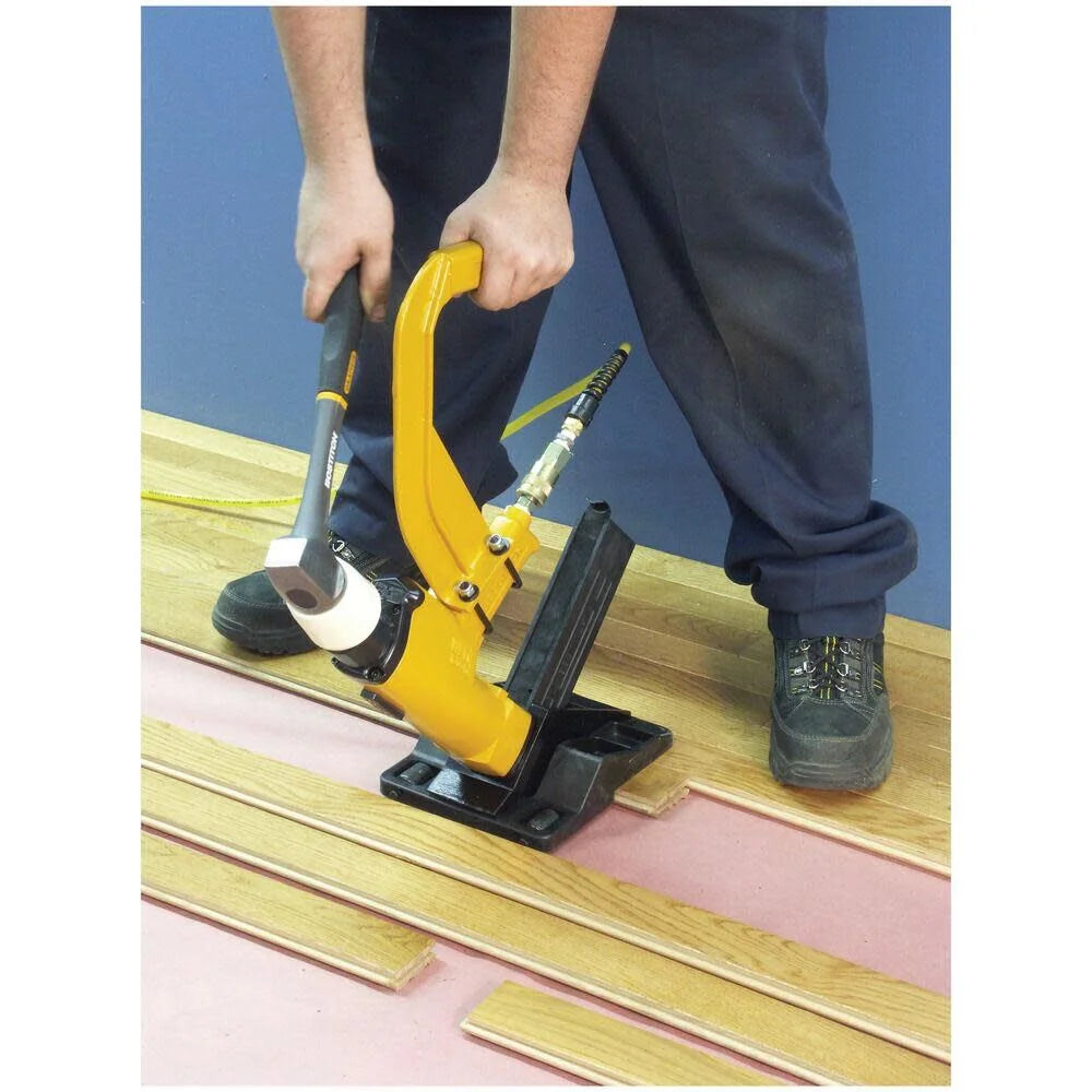BOSTITCH Pneumatic 16 Ga. Flooring Nailer Kit