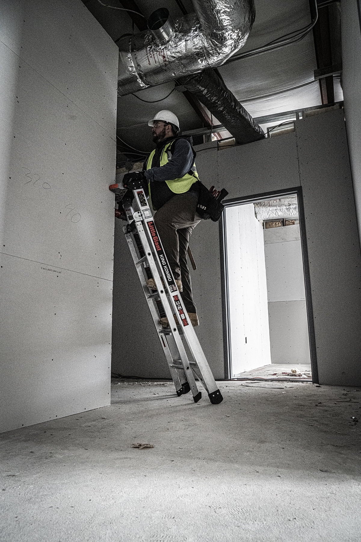 Little Giant Ladder Systems King Kombo 6'-10' Aluminum 3-in-1 Combo Ladder, Type 1A - 300 lbs. Rated