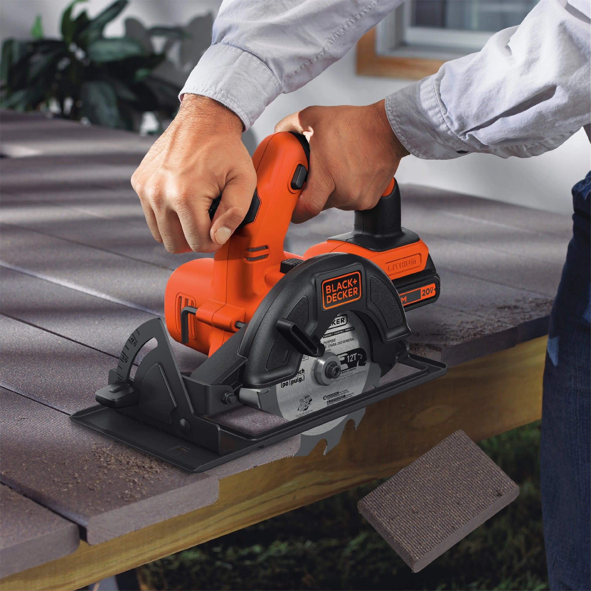 BLACK+DECKER 20-Volt MAX* Lithium-Ion Drill-Driver + Circular Saw Combo Kit, BD2KITCDDCS