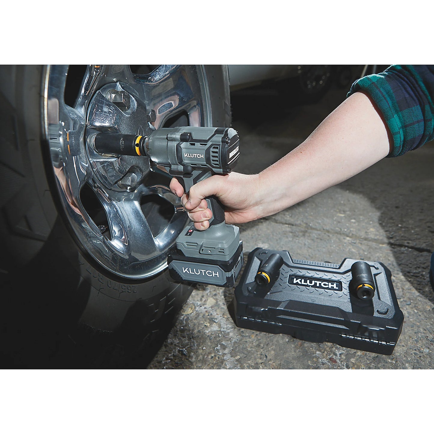 Klutch 1/2in. Impact Wrench, KLiQ 20V, 500 Ft./Lbs. Breakaway Torque, Brushless, Cordless, Bare Tool