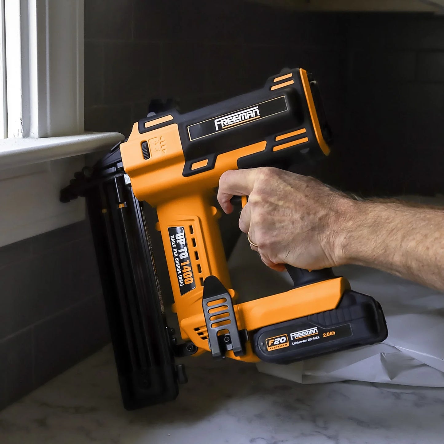 Freeman PE20VBR50 20 Volt Cordless 18-Gauge 2" Brad Nailer Kit with Lithium Ion Battery, Charger, Bag, and Nails (500 Count) - 1400 Shots per Charge