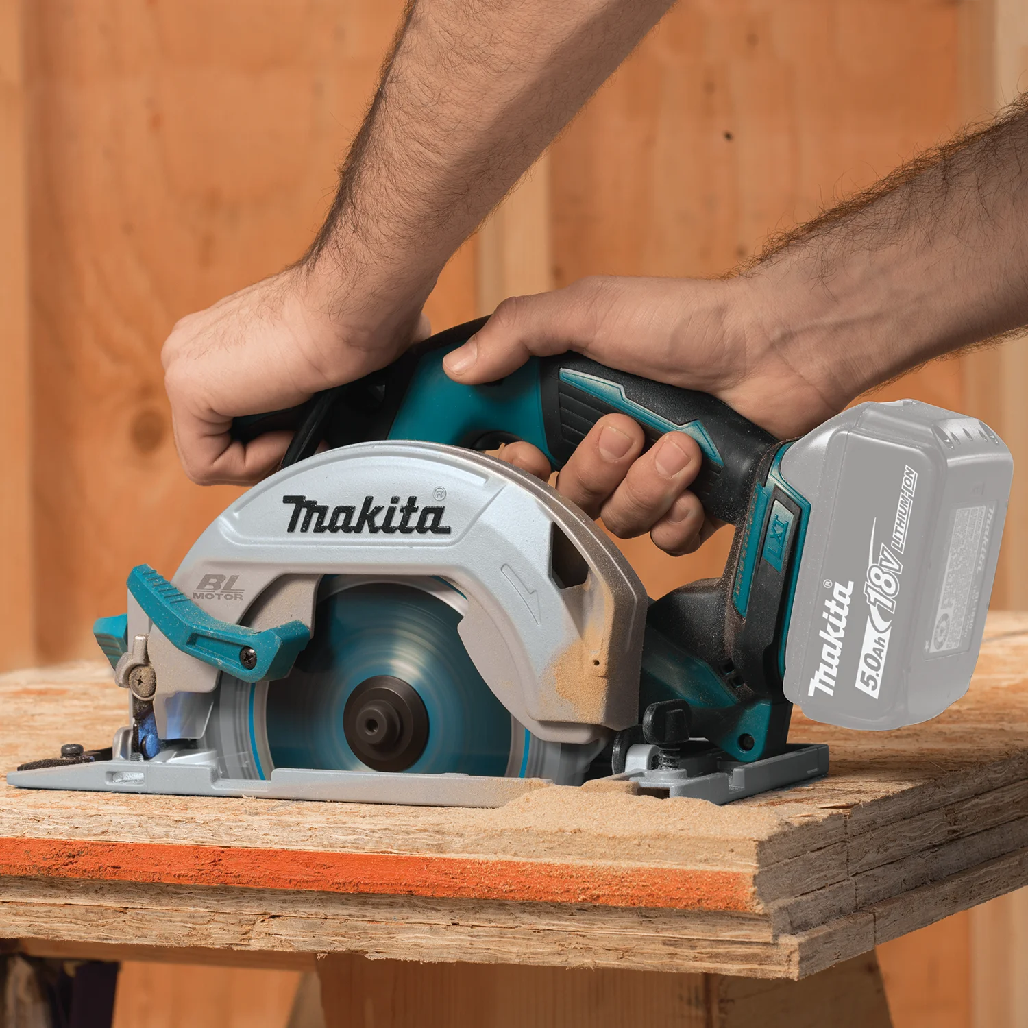 Makita 18V LXT LithiumIon Brushless Cordless 6?1/2" Circular Saw XSH03Z -?Tool Only