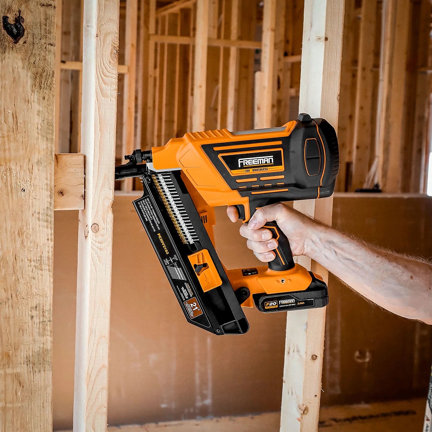 Freeman PE20V2183 20 Volt Cordless and Brushless 21 Degree 3-1/4" Framing Nailer Kit with Lithium Ion Battery, Charger, and Bag - 750 Shots per Charge