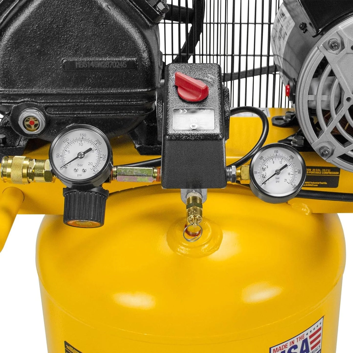 DEWALT DXCMLA1682066 1.6 HP 20-gallon Single Stage Oil-Lube Vertical Portable Air Compressor