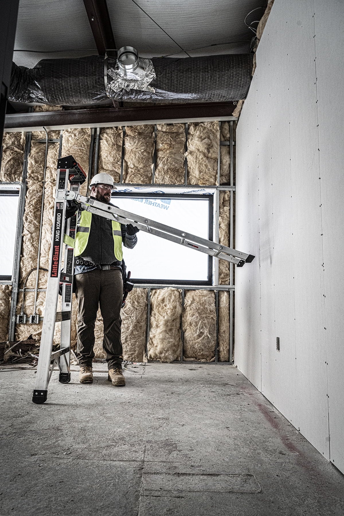Little Giant Ladder Systems King Kombo 6'-10' Aluminum 3-in-1 Combo Ladder, Type 1A - 300 lbs. Rated