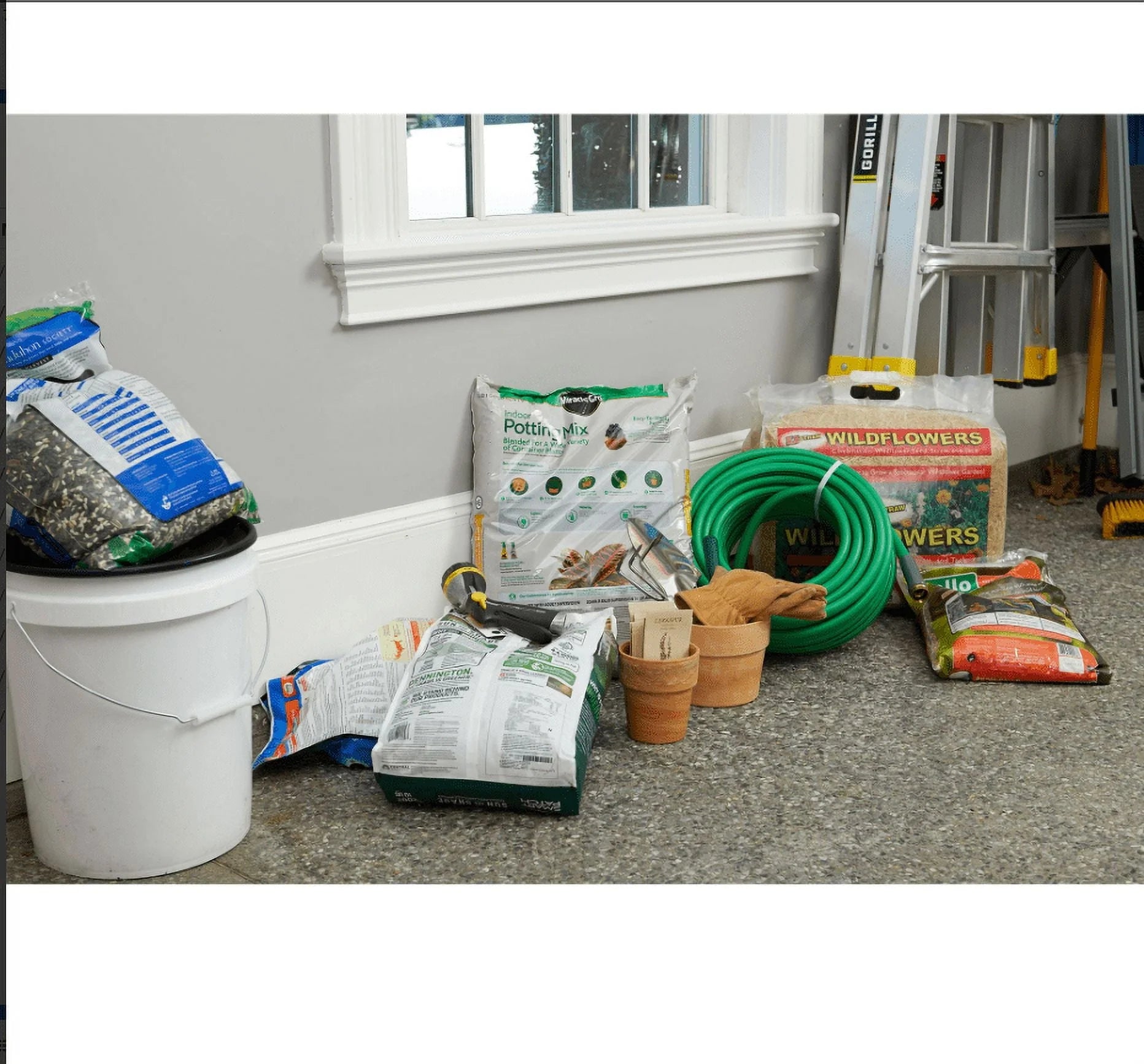 United Solutions Rubbermaid ActionPacker Storage Tote