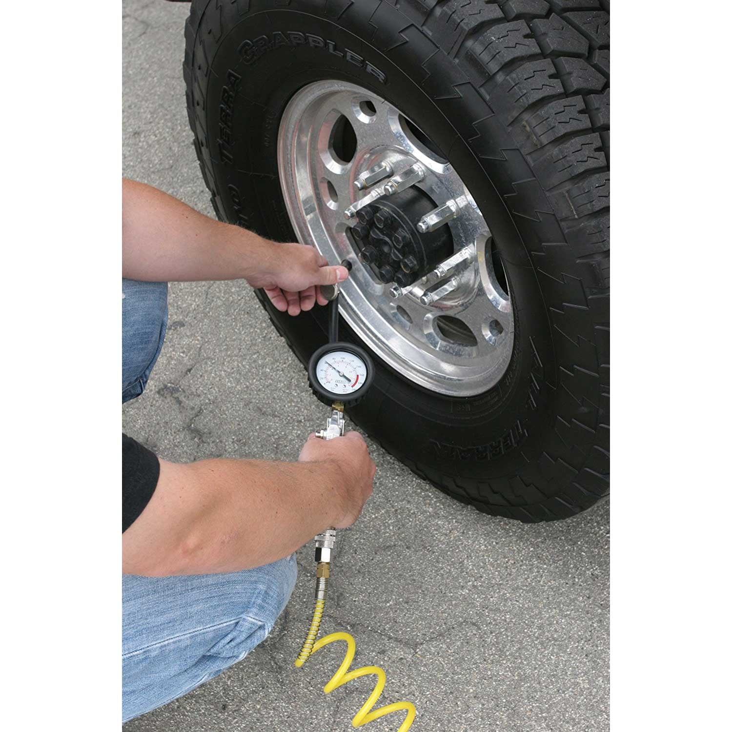 Viair 300P 12 Volt 150 PSI Portable Compressor Kit for Tires up to 33 Inches
