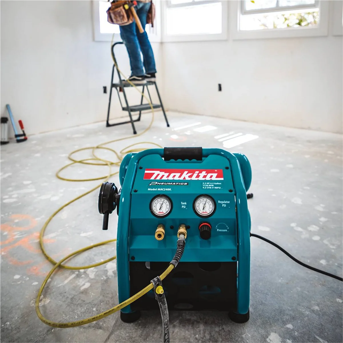 Makita 2.5 HP Big BoreTM Air Compressor (Twin Stack)